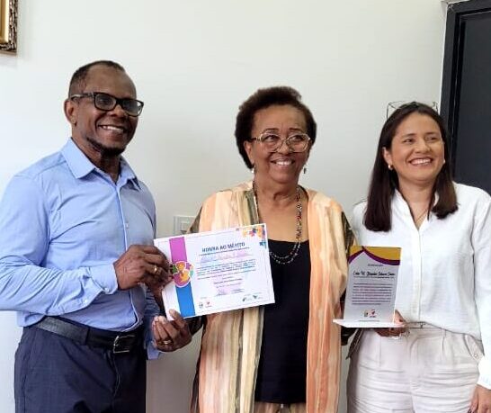 Certificado de Honra ao Mérito e Placa Comemorativa